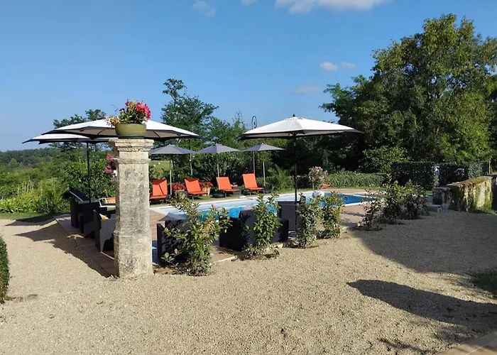 Bed & Breakfast La Demeure Du Choeur - Jardin D'hiver 3*